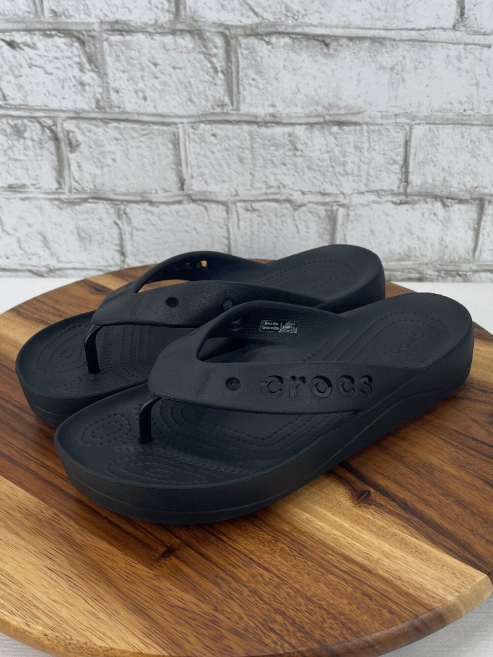 Crocs Baya Platform Flip Flops Womens Size 9 Black Thong Sandals 208395 Comfort